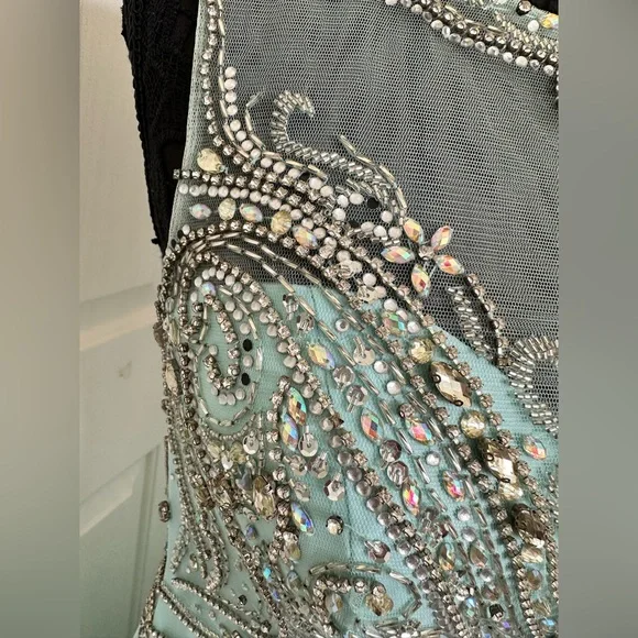 Beaded Bodice Prom Dress 👗 - Picture 4 of 12